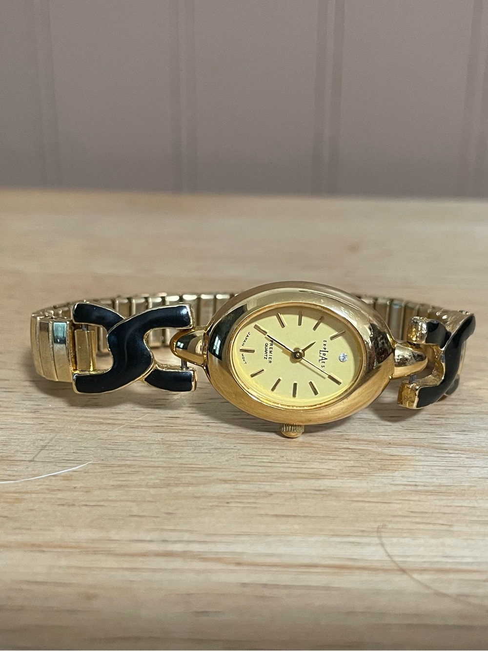 Vintage Express LA gold black stretchy band oval face small women’s watch